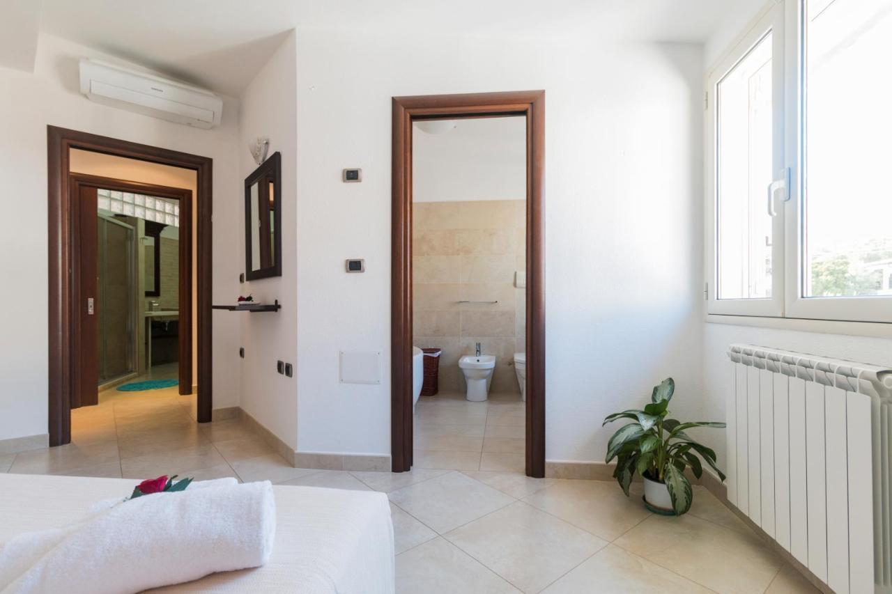 Royal Suite Apartment Cala Gonone Exterior foto